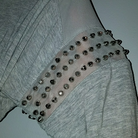 Grey long sleeves (youth xl) - Picture 3 of 6